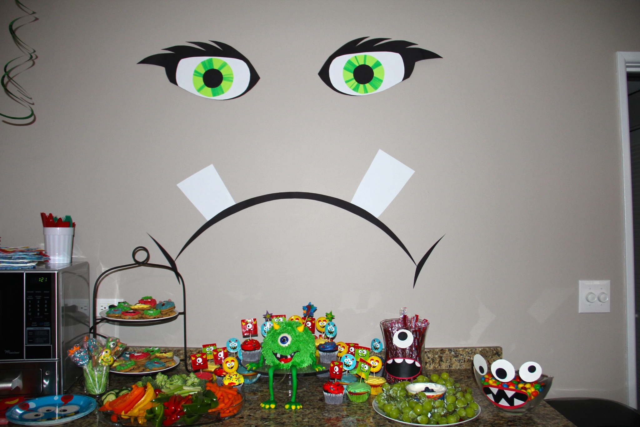 Party decorations by MinMade Art